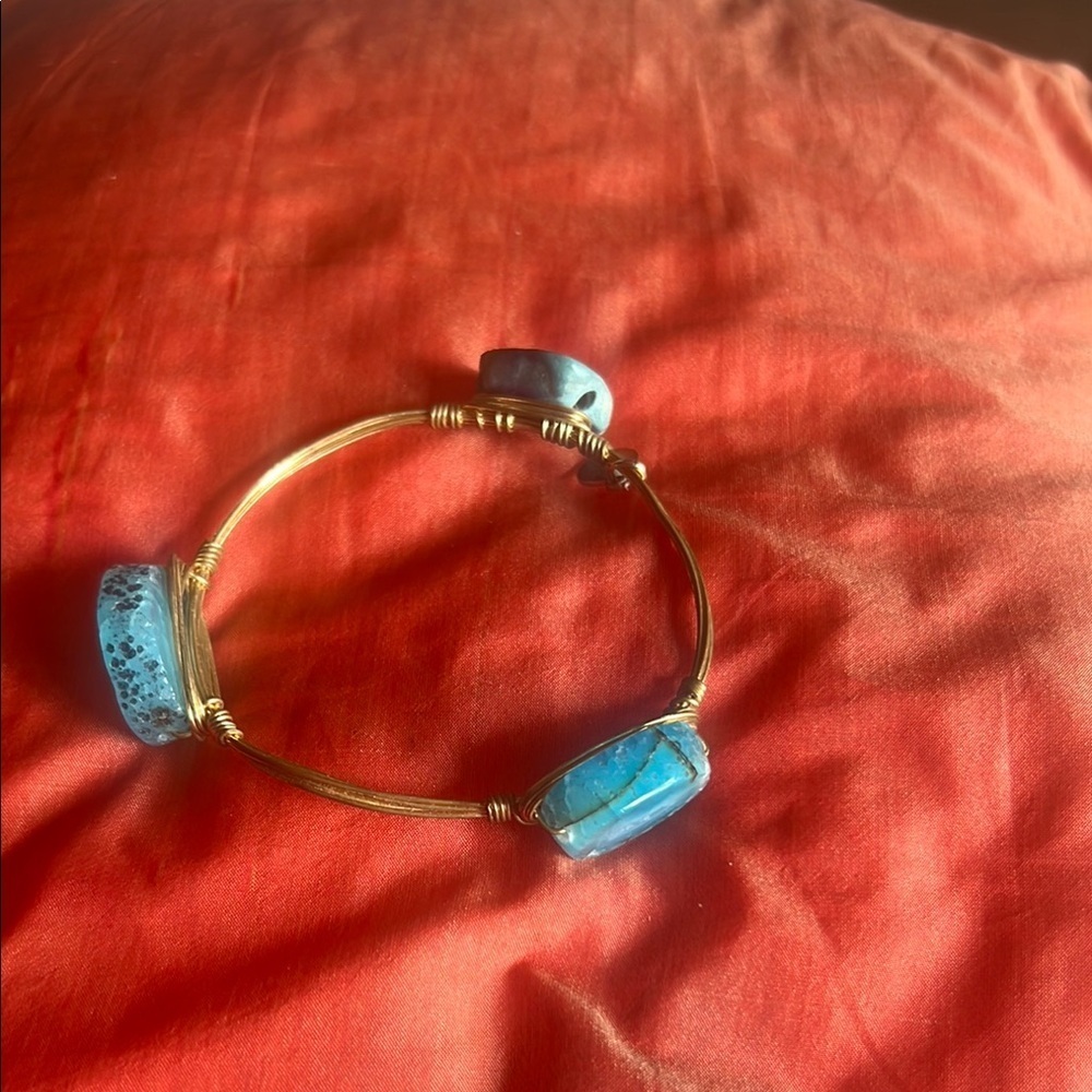 Elegant Gold and Blue Stone Bracelet